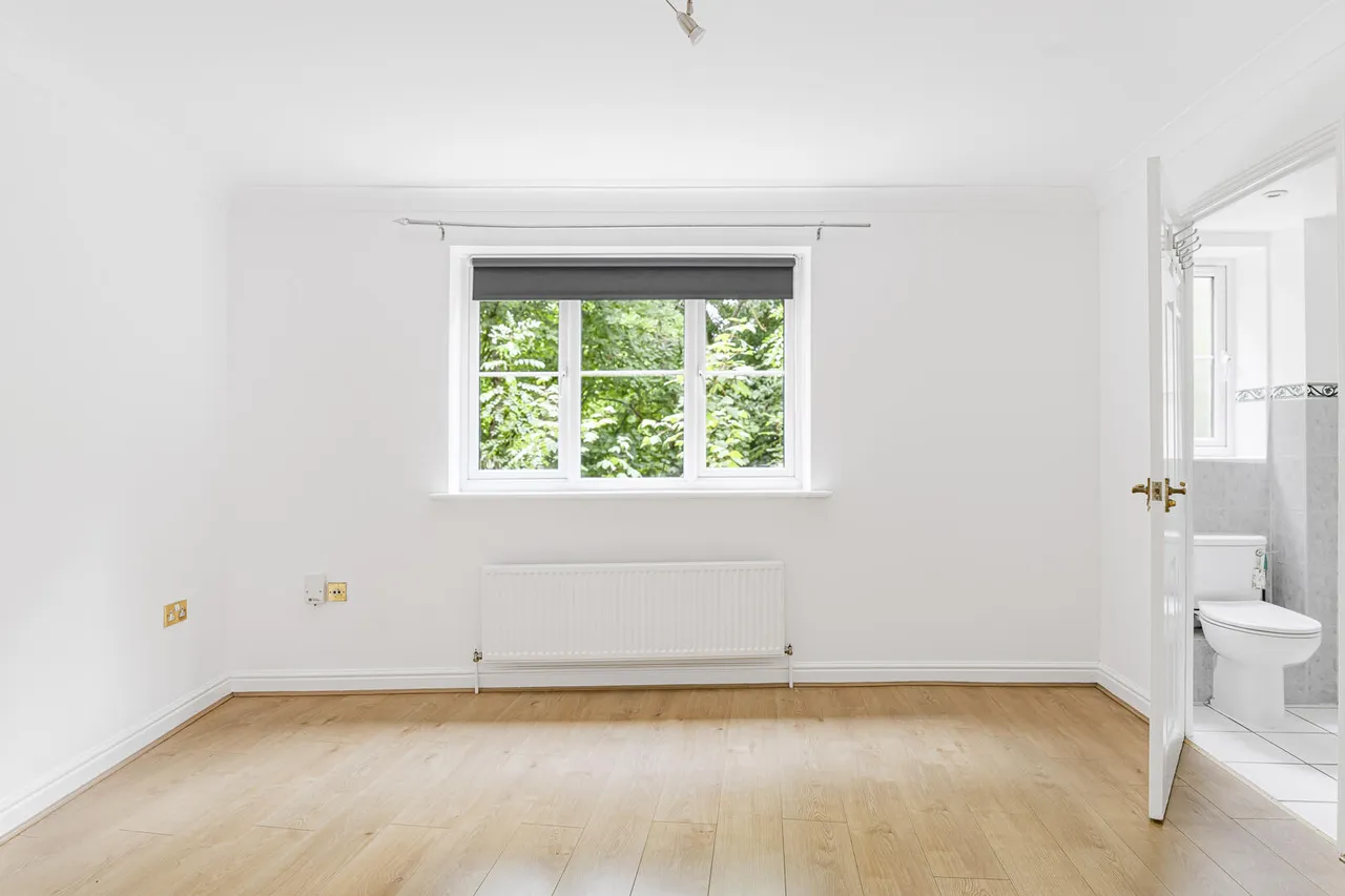 Whitworth Crescent, Enfield, EN3, photo 21