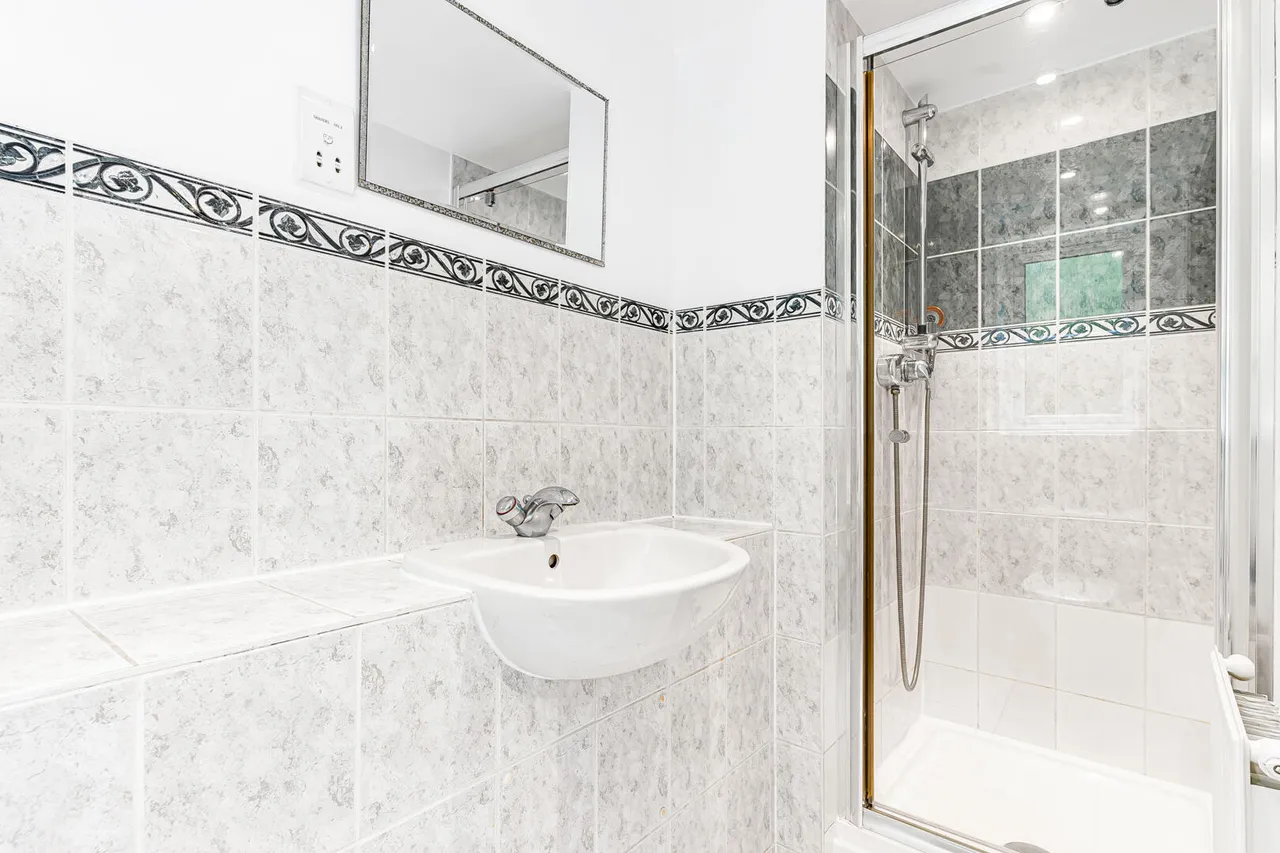 Whitworth Crescent, Enfield, EN3, photo 22