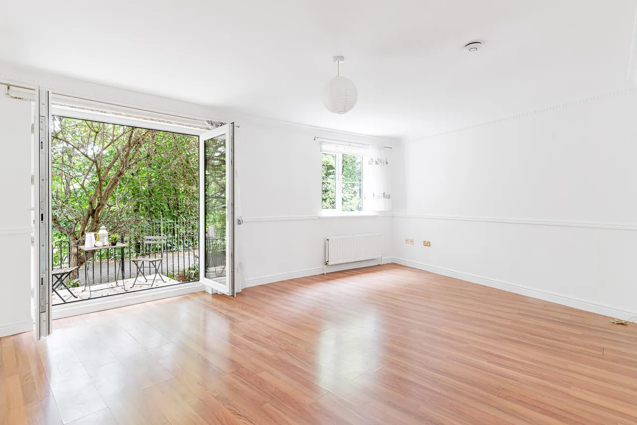 Whitworth Crescent, Enfield, EN3, photo 9