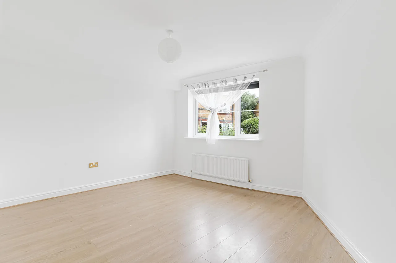 Whitworth Crescent, Enfield, EN3, photo 4