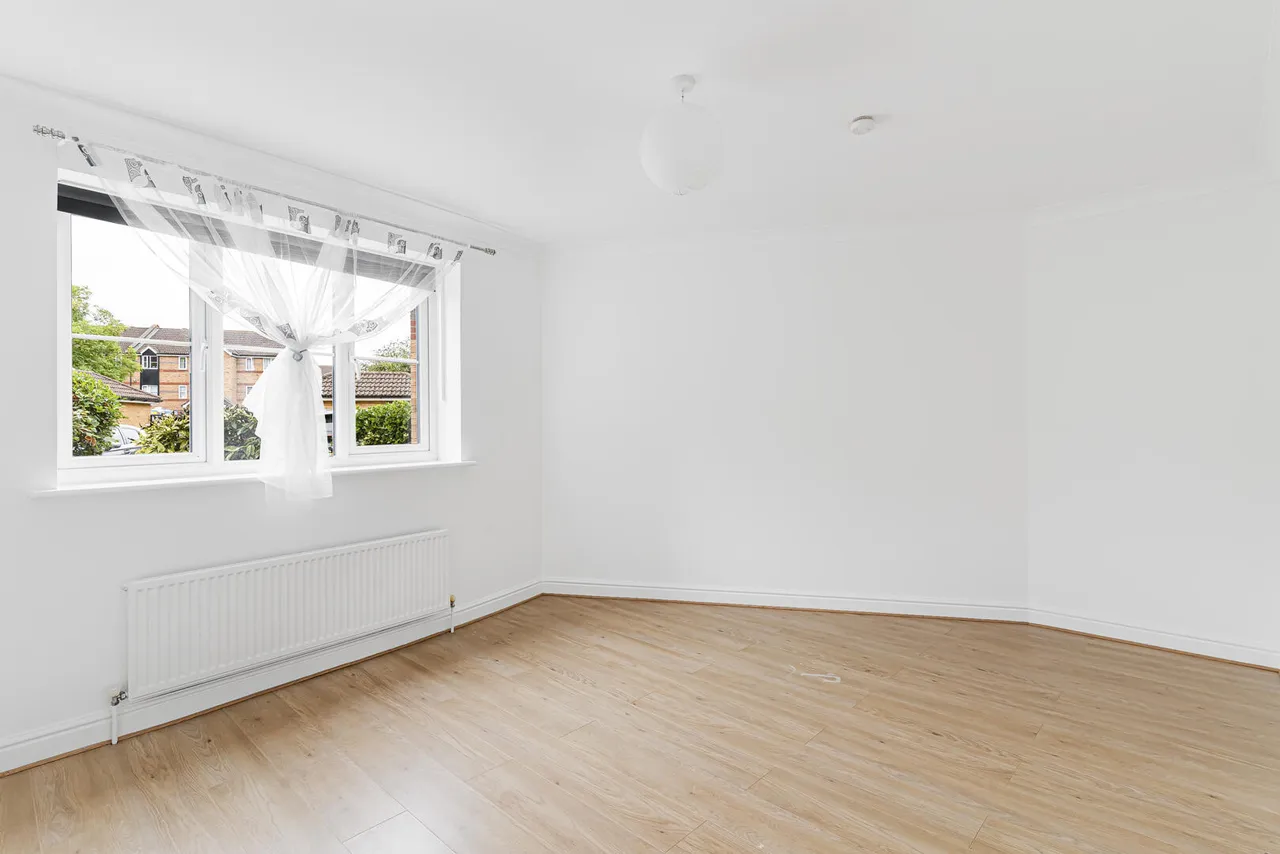 Whitworth Crescent, Enfield, EN3, photo 18