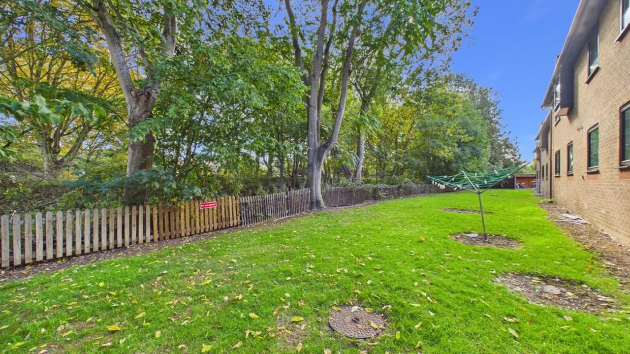 Mermaid Close, Bury St Edmunds, IP32, photo 9