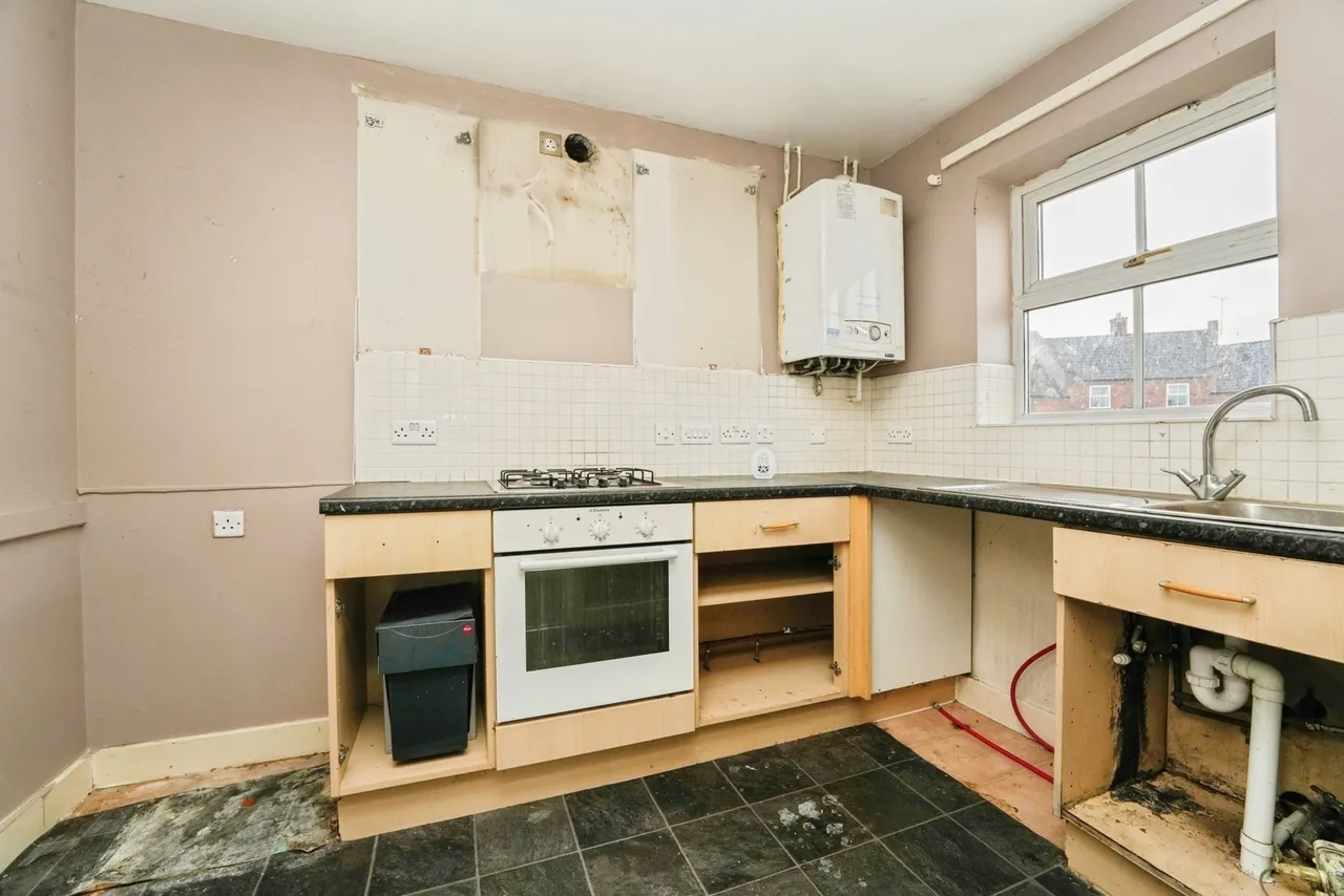 Mount Pleasant, Kingsway, Gloucester, Gloucestershire, GL2, photo 2