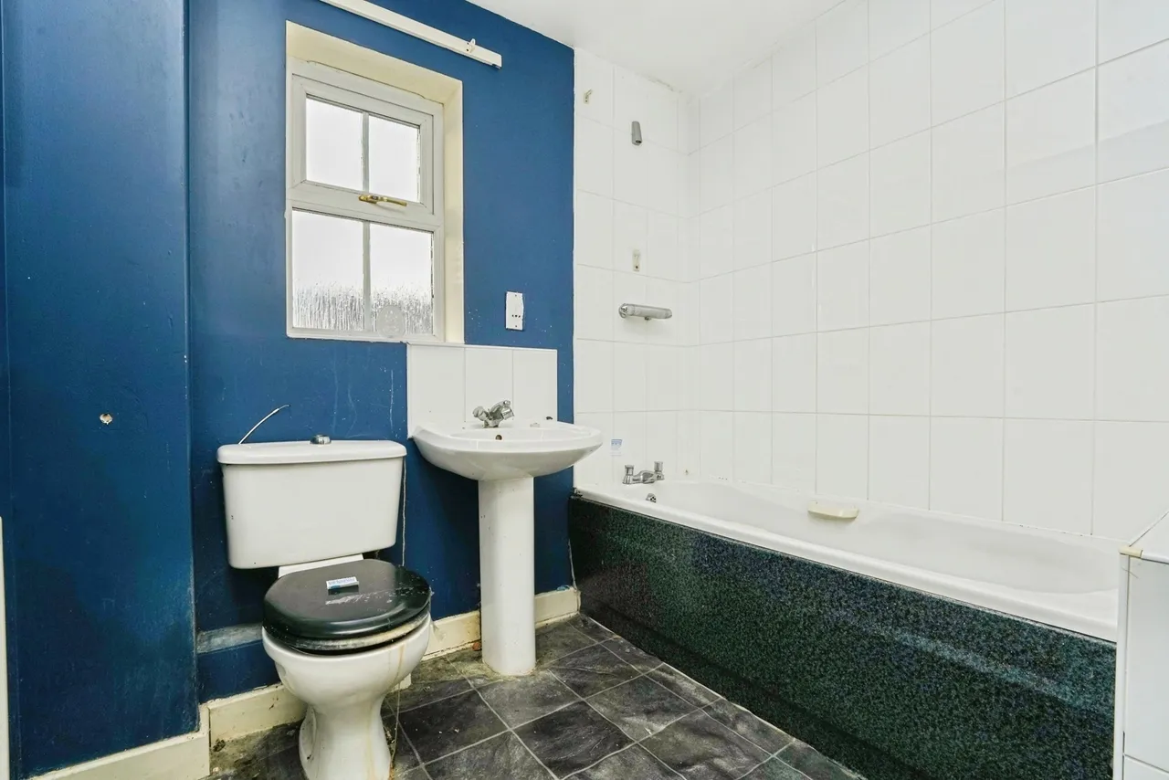 Mount Pleasant, Kingsway, Gloucester, Gloucestershire, GL2, photo 6