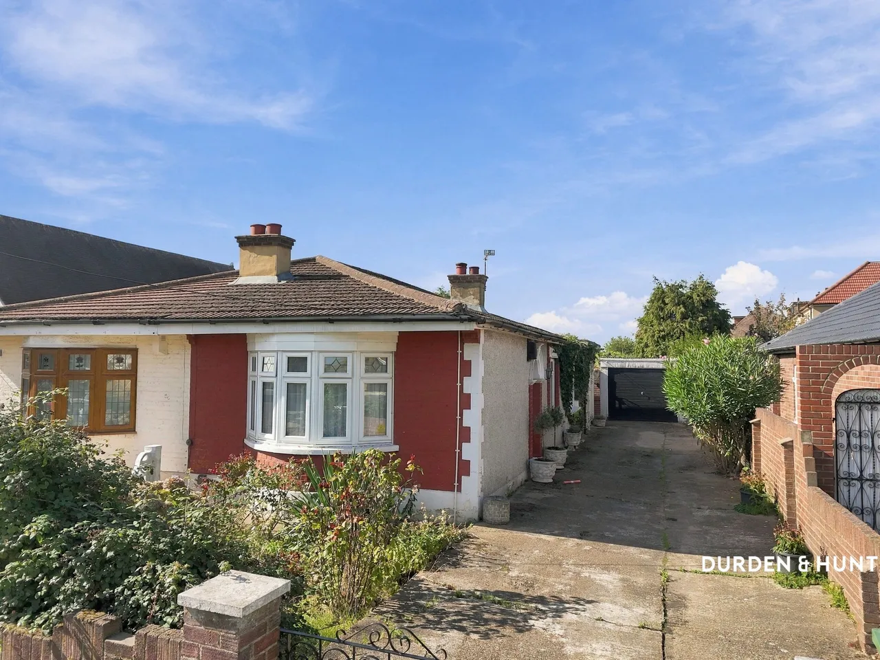 2 bed house for sale, Briscoe Road, Rainham, RM13