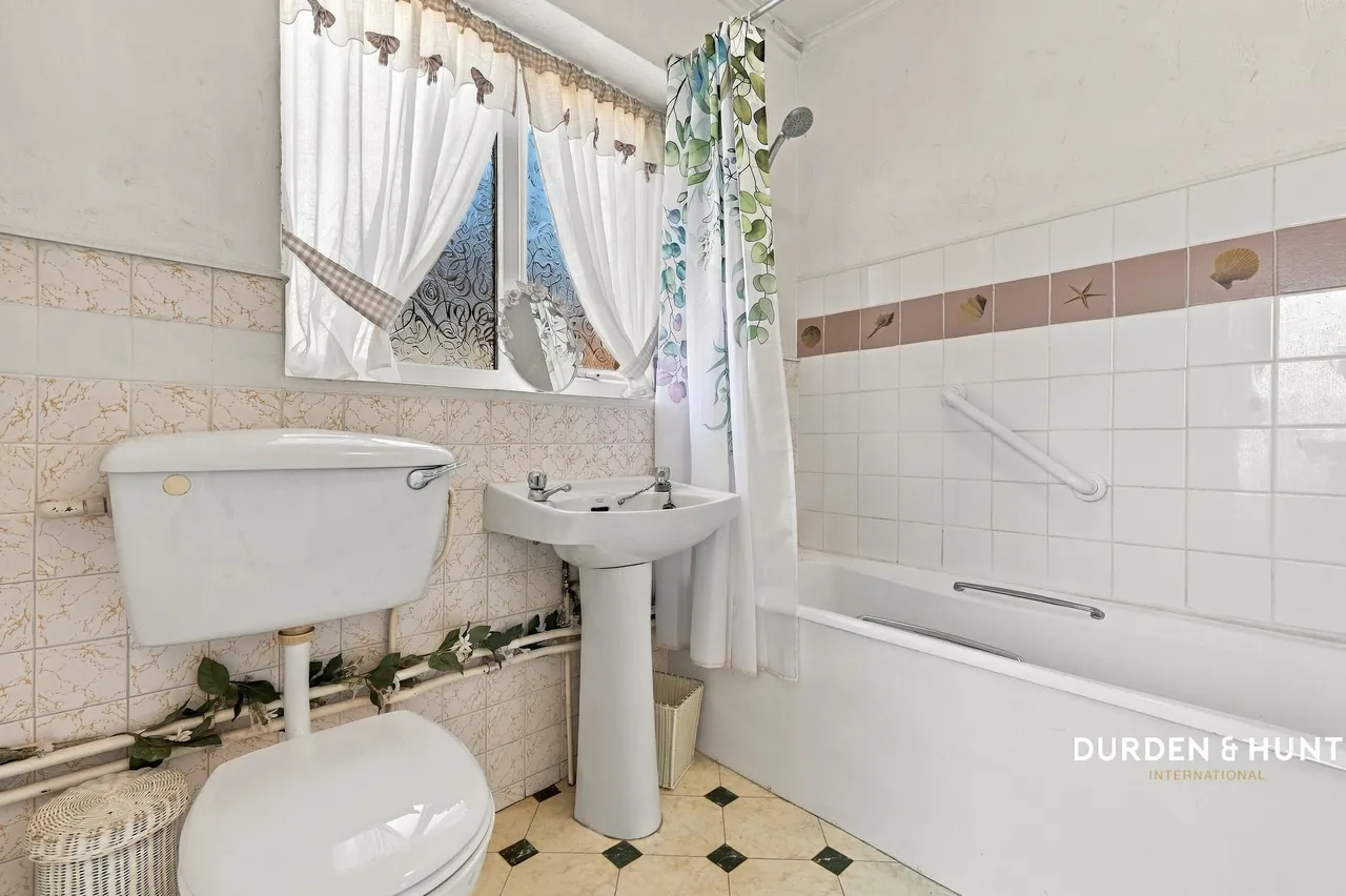 Briscoe Road, Rainham, RM13, photo 9