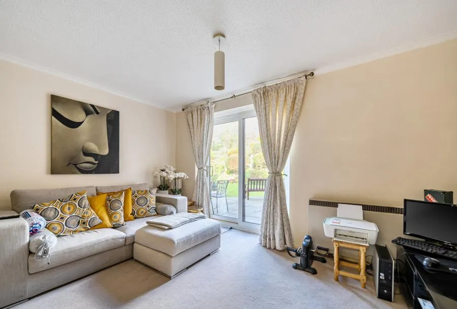 1 bed flat for sale, Sandhurst Road, TN2