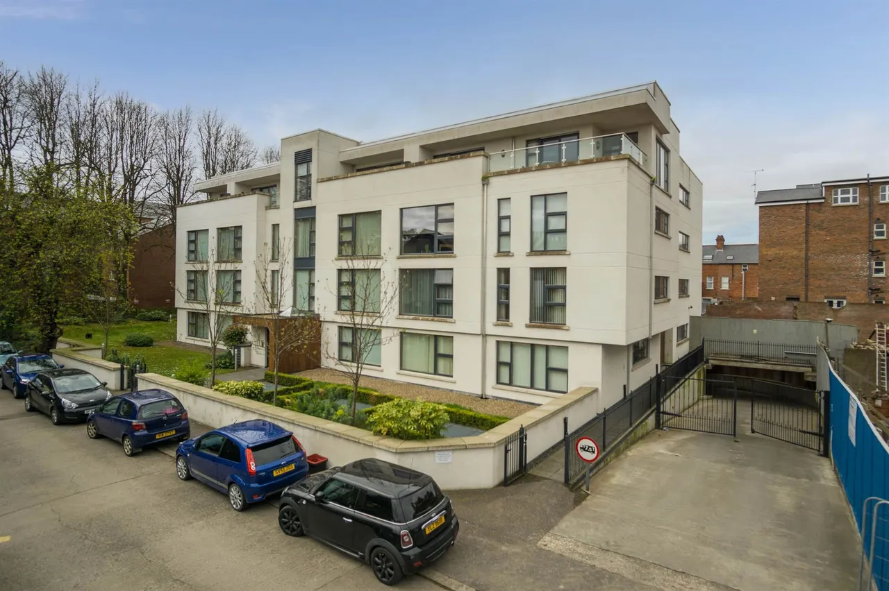 2 bed flat for sale, Wellington Park Terrace, Belfast, BT9