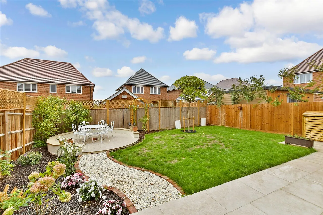 Chailey Drive, Rainham, ME8, photo 2