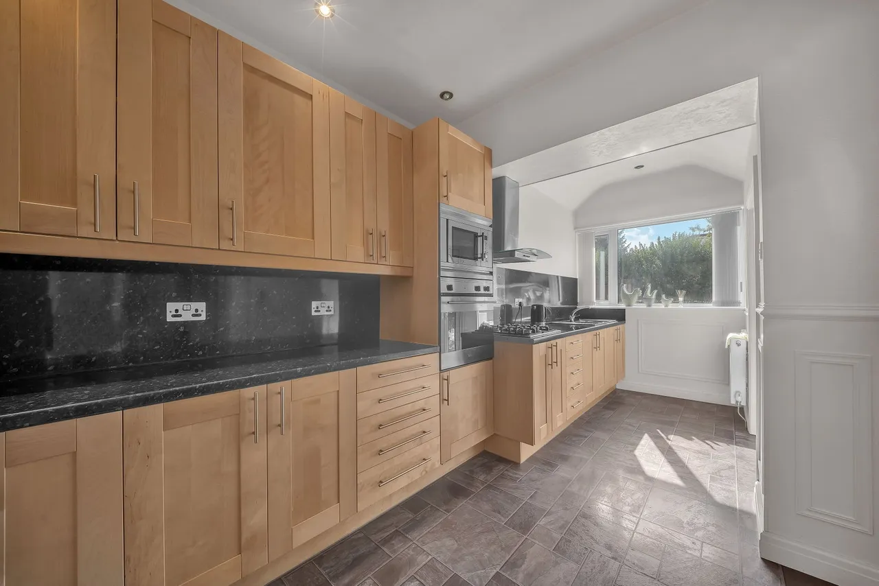 Burnley Road, Padiham, BB12, photo 13