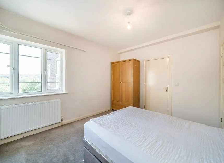 Streatham High Road, Streatham, SW16, photo 5