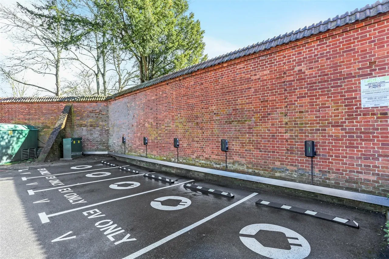 Elizabeth Drive, Banstead, SM7 2FE, photo 12