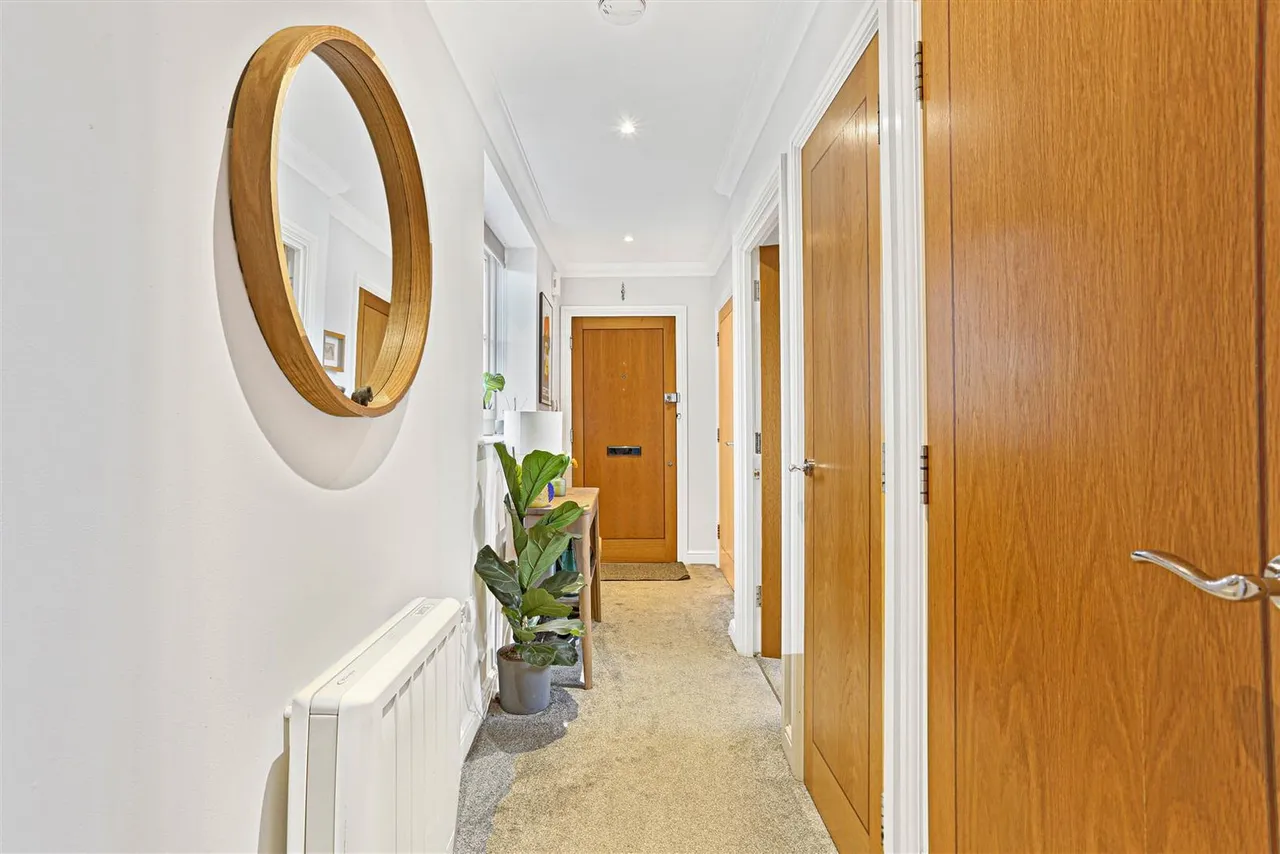 Elizabeth Drive, Banstead, SM7 2FE, photo 2