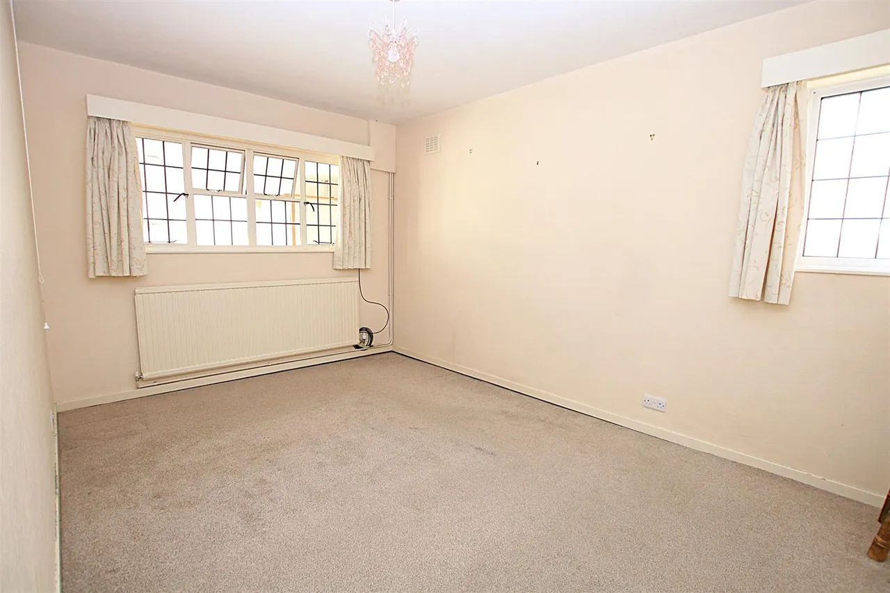 High Street, Earls Barton, photo 10