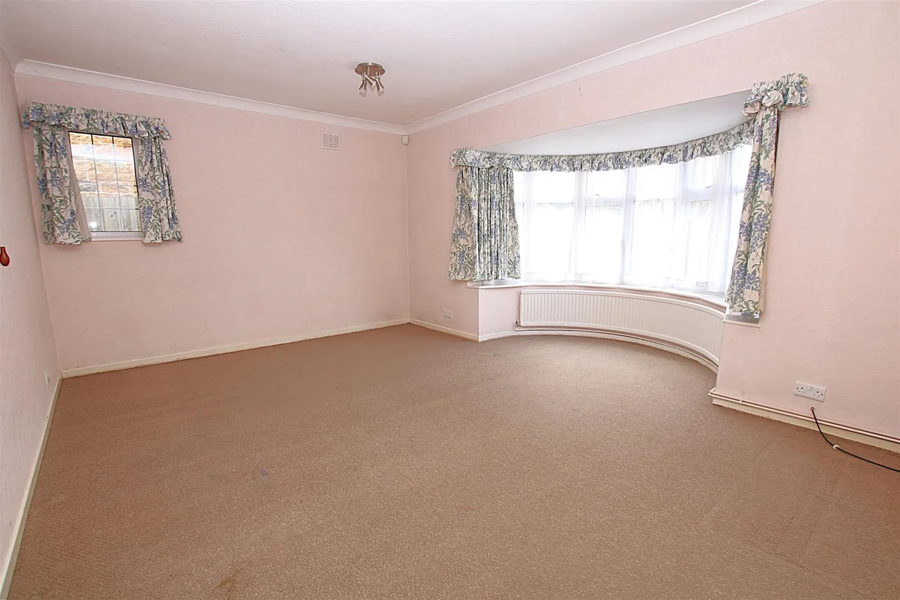 High Street, Earls Barton, photo 9