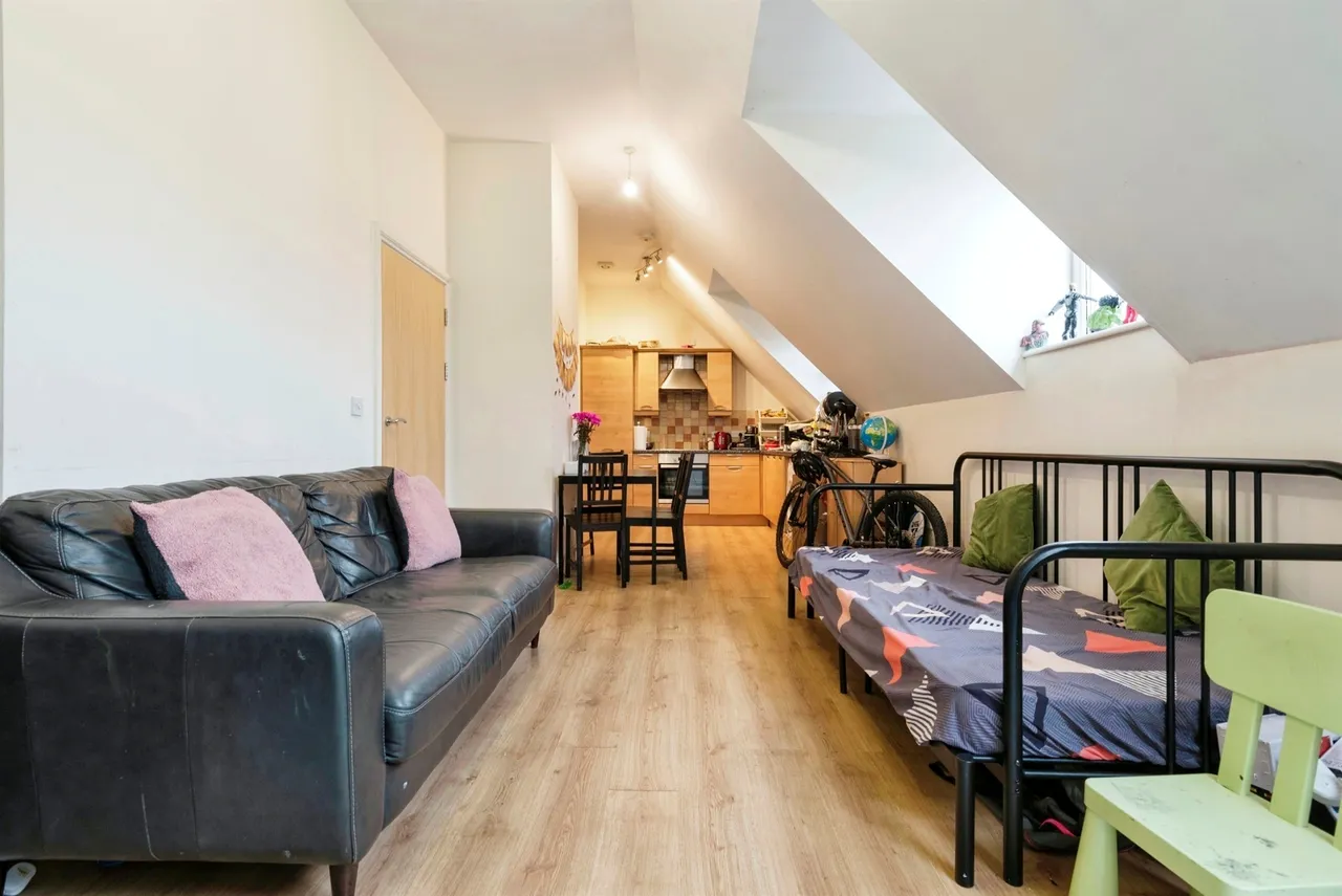 Kneesworth Street, Royston, photo 8