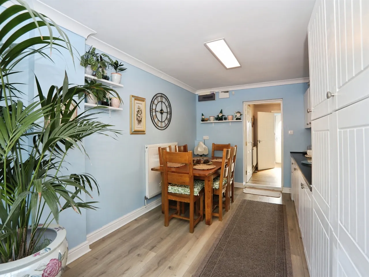 School Close, Nelson, Treharris, photo 4