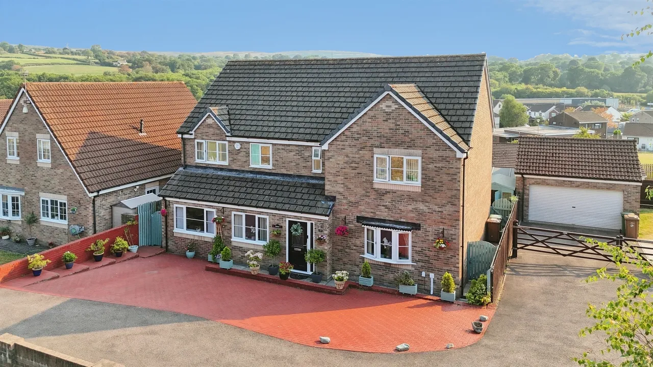 6 bed house for sale — School Close, Nelson, Treharris