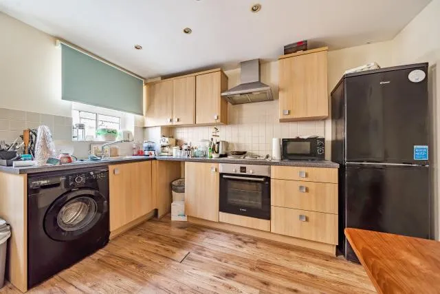 Nymet Court, Aylesbury, HP19, photo 5