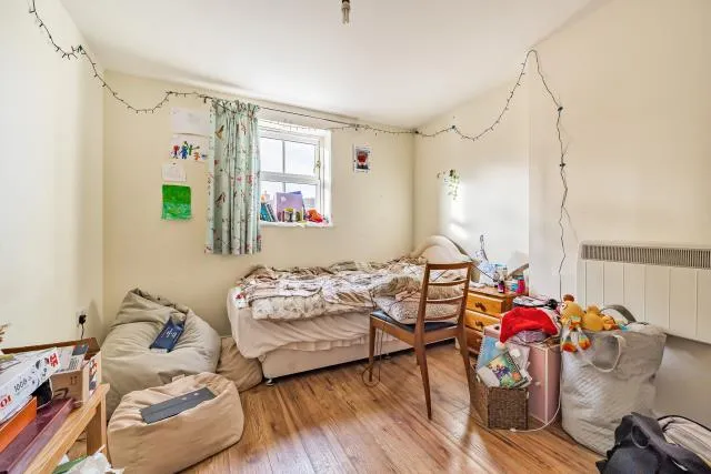 Nymet Court, Aylesbury, HP19, photo 8