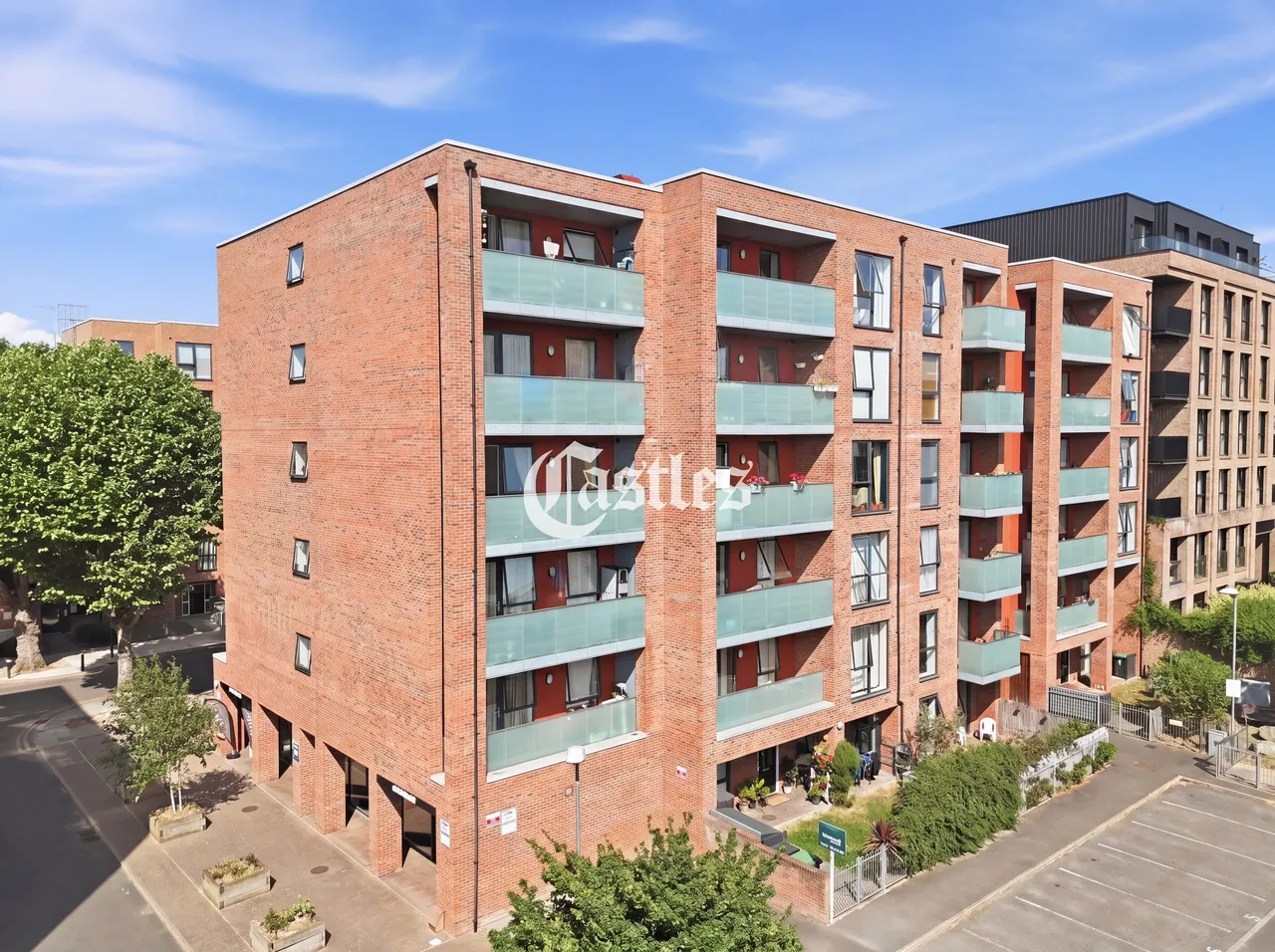 Bathurst Square, London, N15, photo 2
