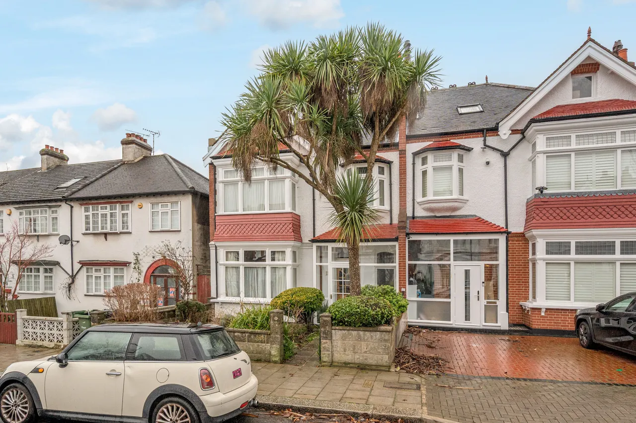 18 Fontaine Road, London, photo 2