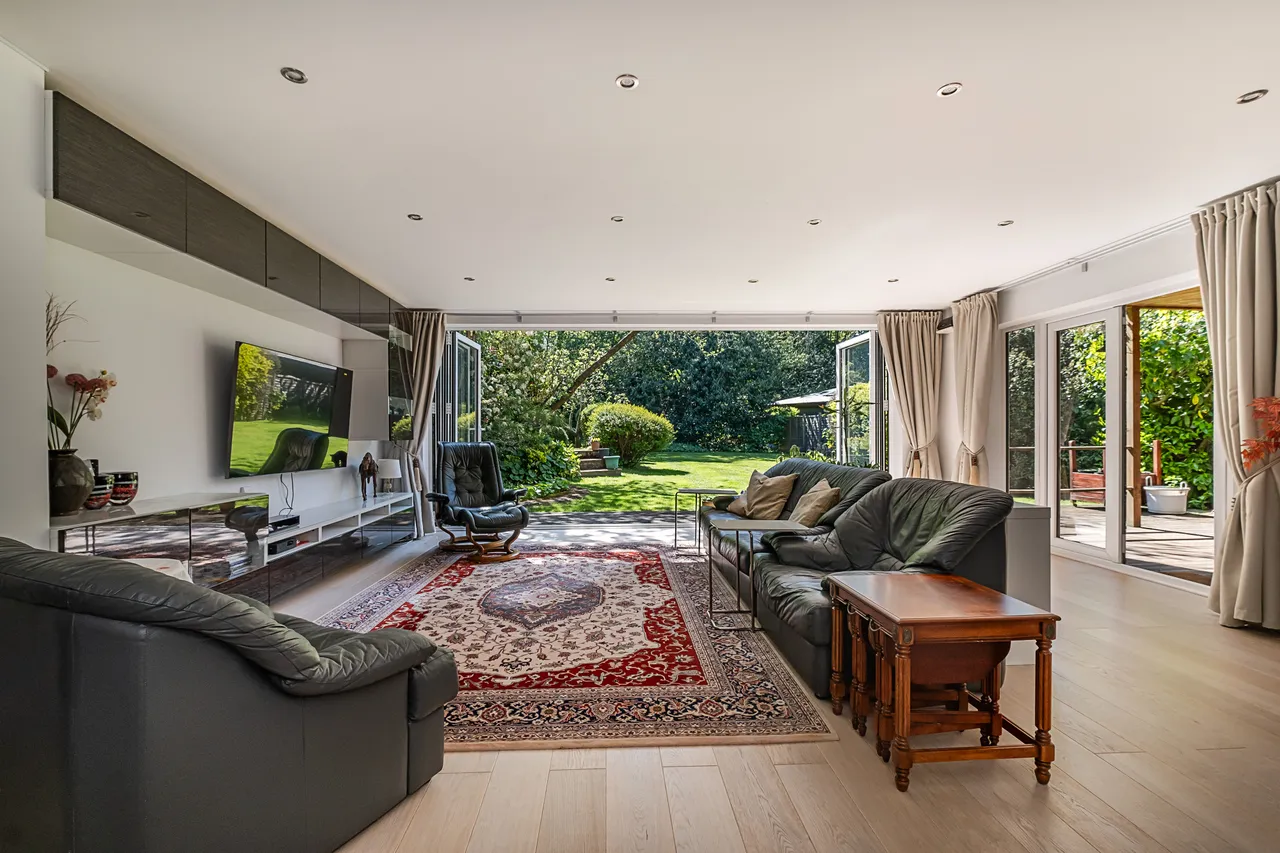 Church Meadow, Surbiton, KT6, photo 2