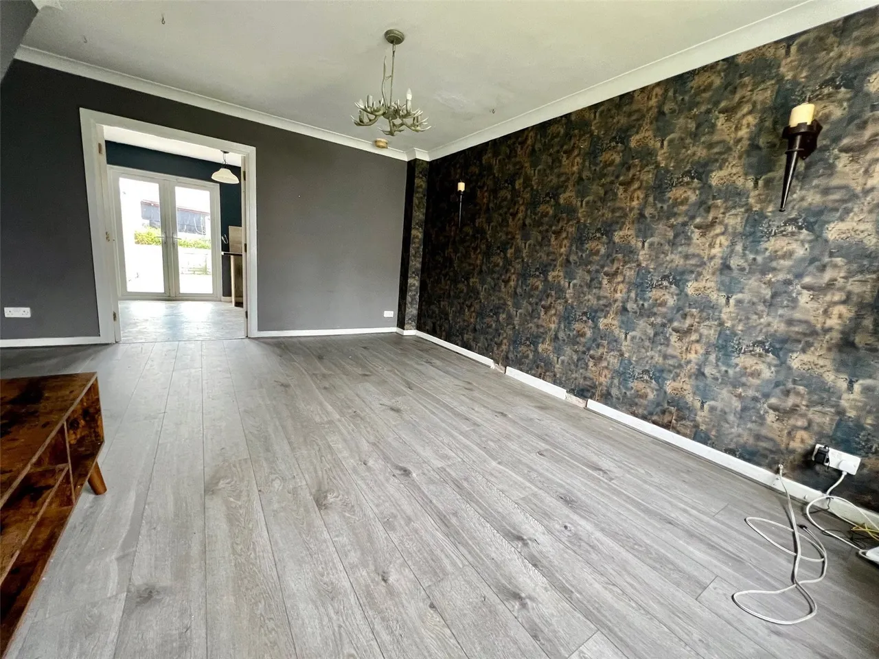 Tudor Gardens, Merlins Bridge, SA61, photo 4
