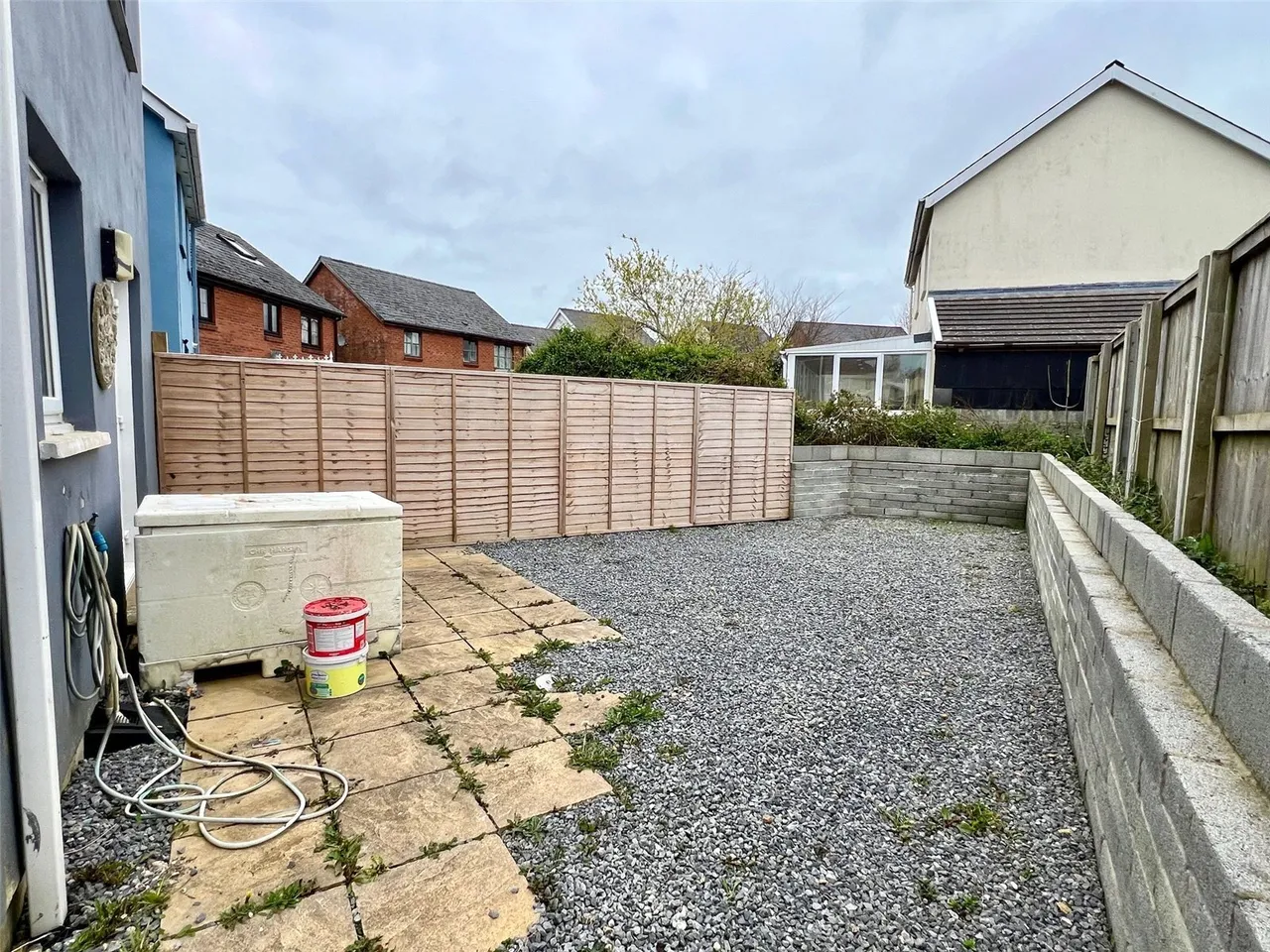 Tudor Gardens, Merlins Bridge, SA61, photo 11