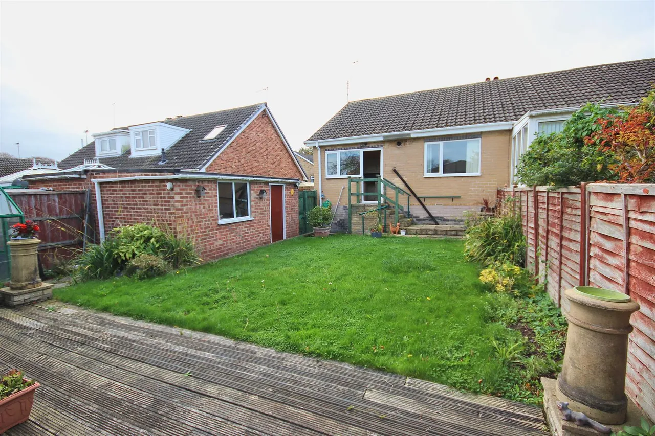 Willows Drive, Hornsea, photo 11