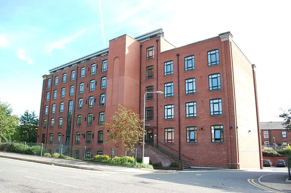 2 bed flat for sale, Mossley Road, Ashton-under-Lyne, OL6