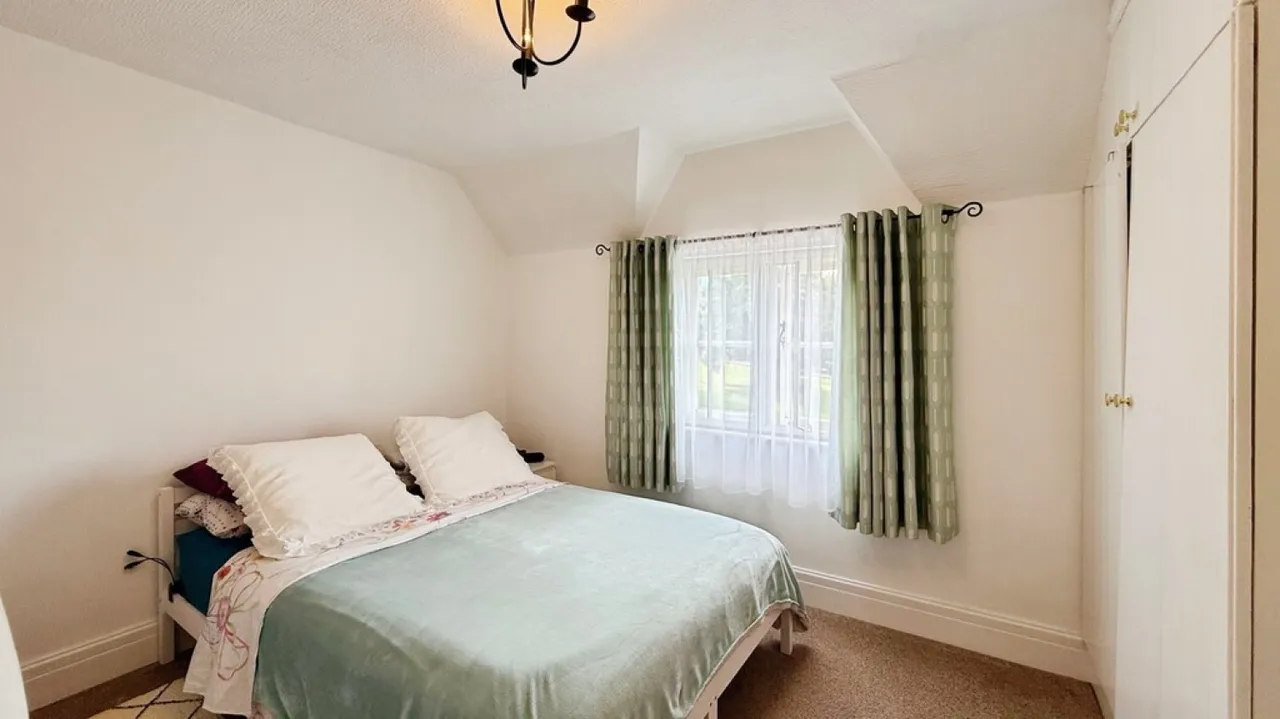 Prospect Square, Westbury, photo 6