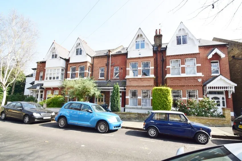 2 bed property for sale, Ennismore Avenue, Chiswick