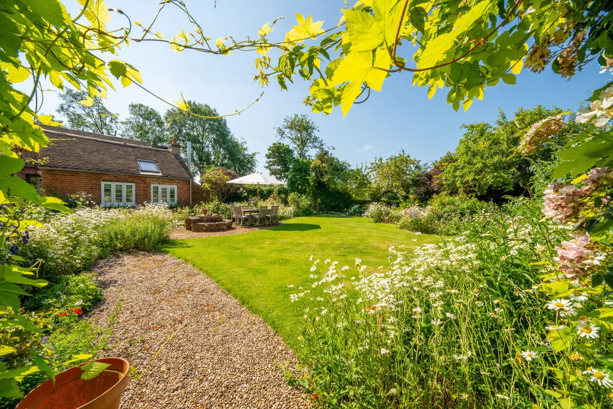 Bunnison Lane, Colston Bassett, NG12, photo 13