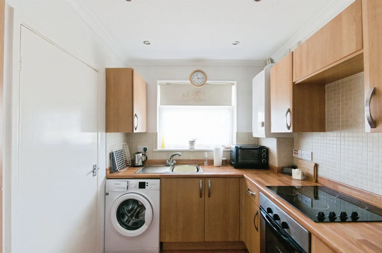 Nuthatch Road, Eastbourne, photo 5