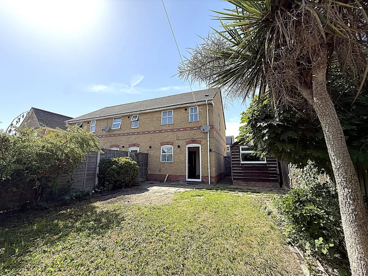 2 bed house for sale — Regents Close, Highwoods
