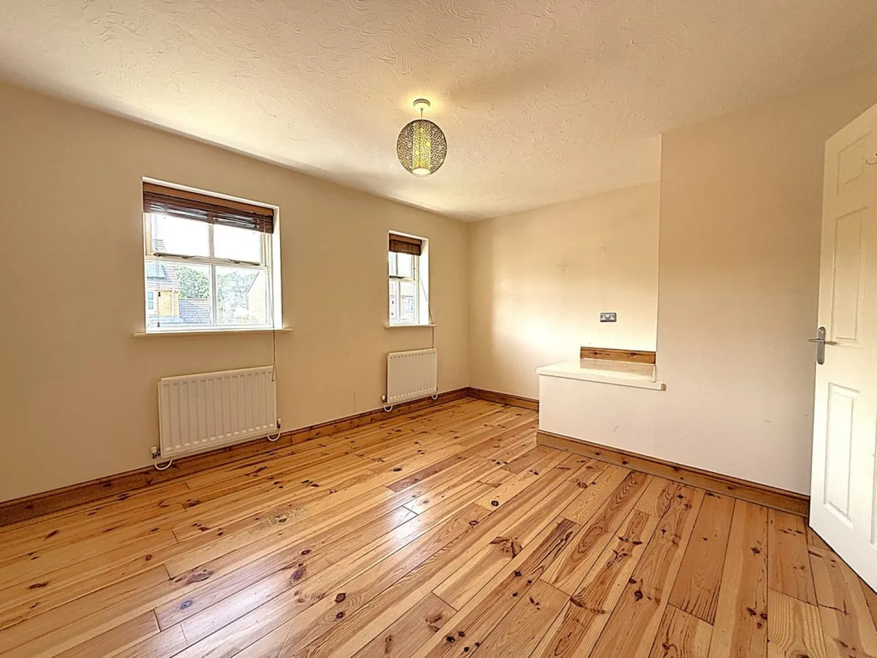 Regents Close, Highwoods, photo 4