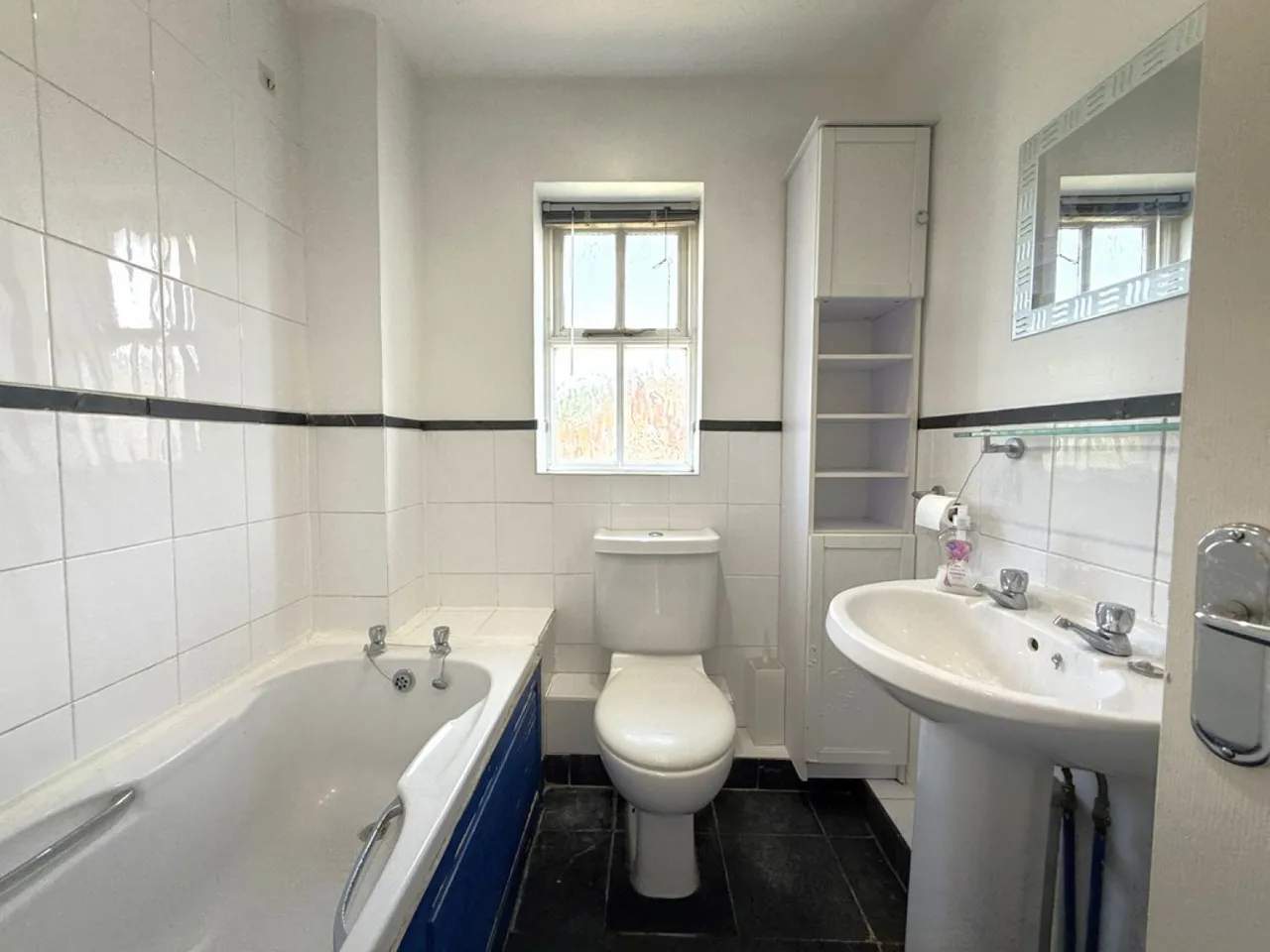 Regents Close, Highwoods, photo 12