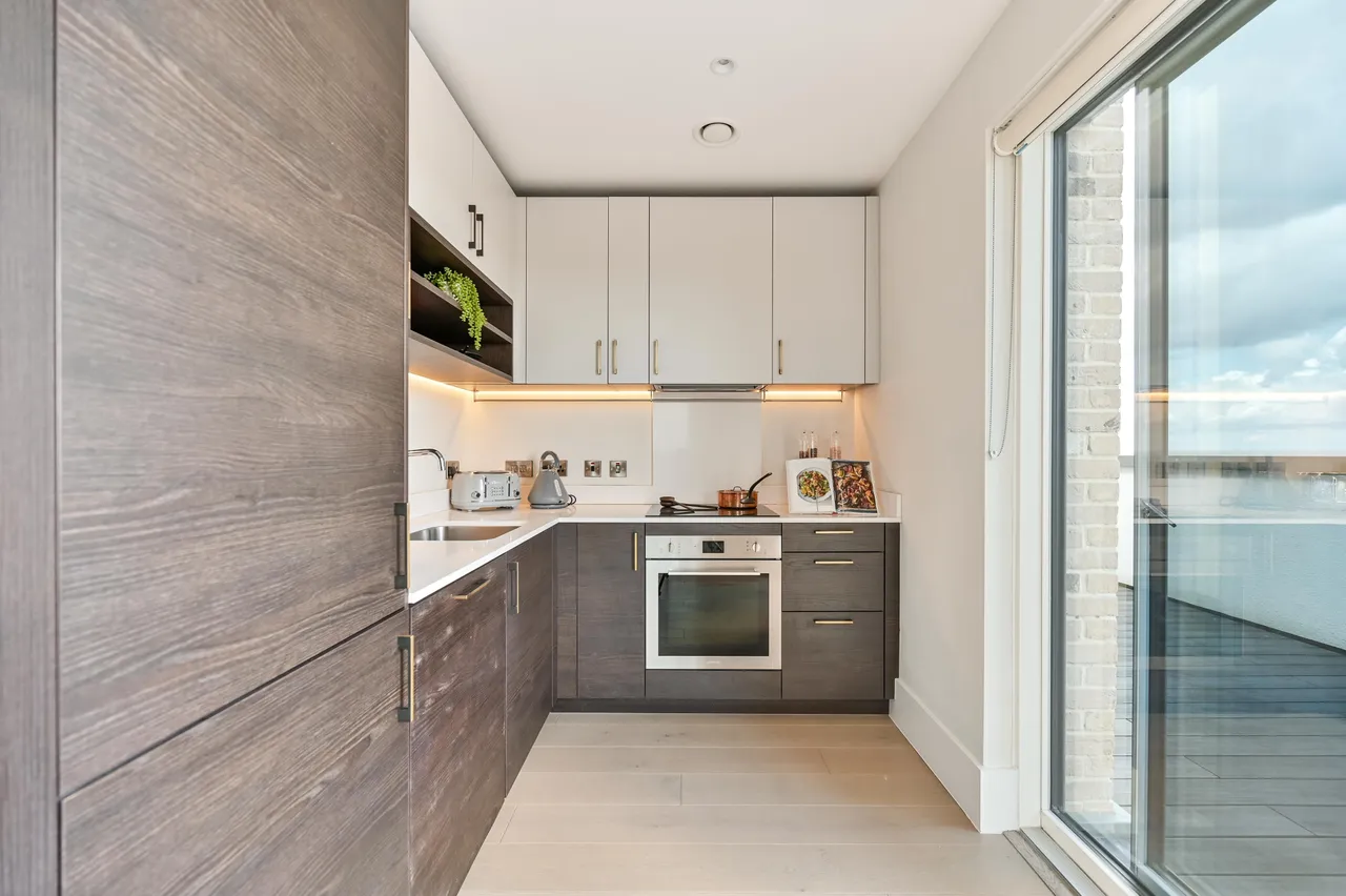Showflat 1 (1 bed), Charter Place, Hounslow, photo 3