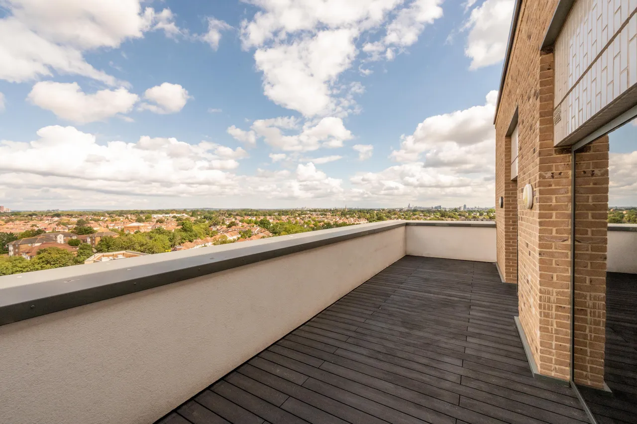 Showflat 1 (1 bed), Charter Place, Hounslow, photo 2