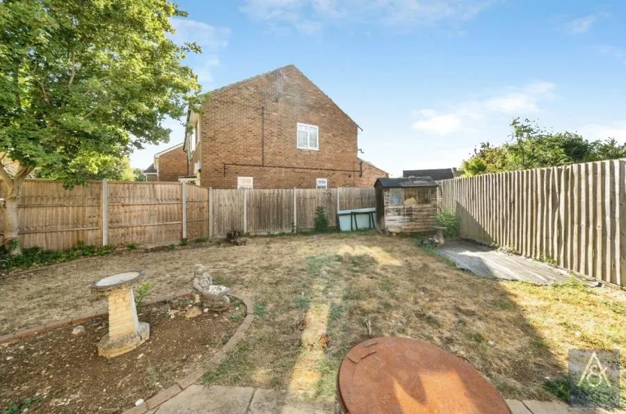 Hazley Walk, Buckingham, MK18, photo 12
