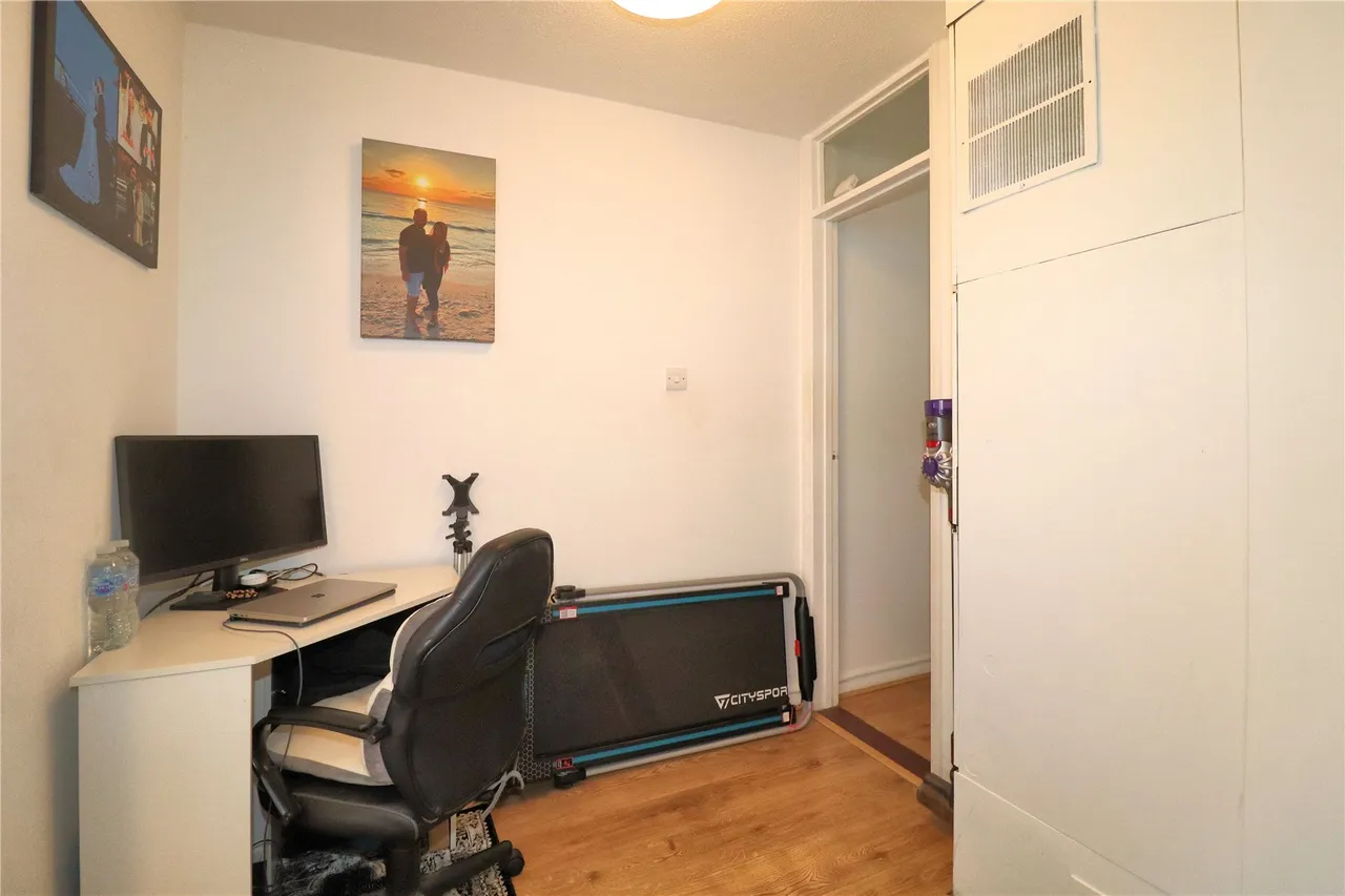 Bower Court, Woking, GU22, photo 10