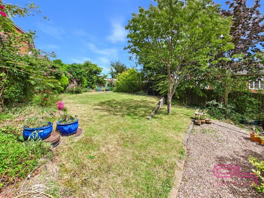 Newby Close, Burton-On-Trent, DE15, photo 36