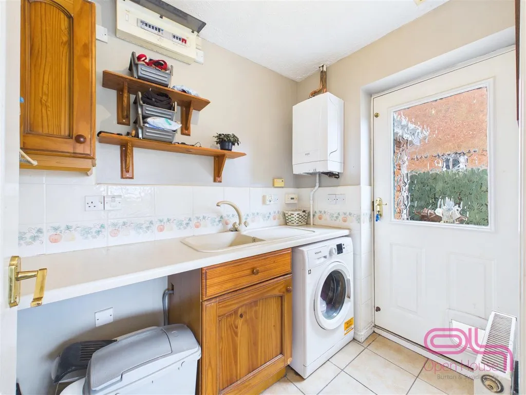 Newby Close, Burton-On-Trent, DE15, photo 15
