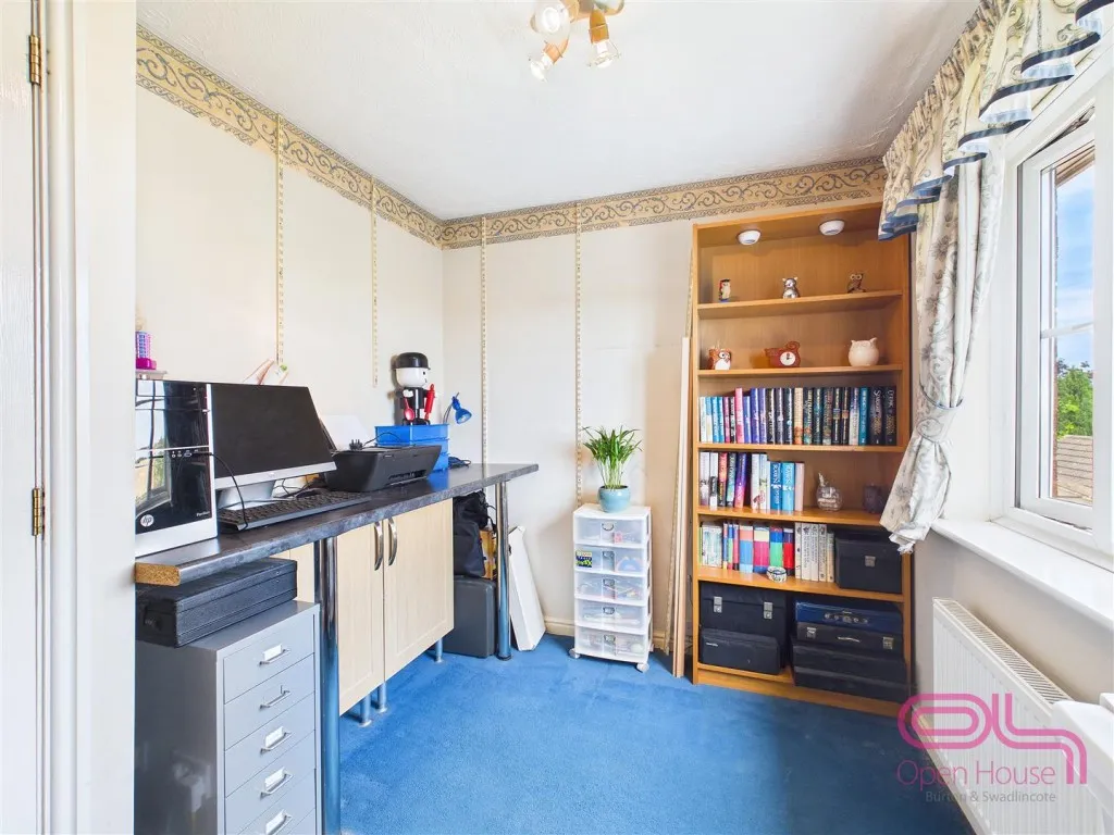 Newby Close, Burton-On-Trent, DE15, photo 27
