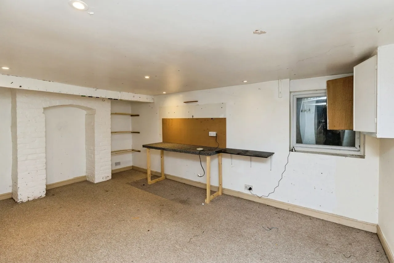 Erddig Road, Wrexham, LL13, photo 16