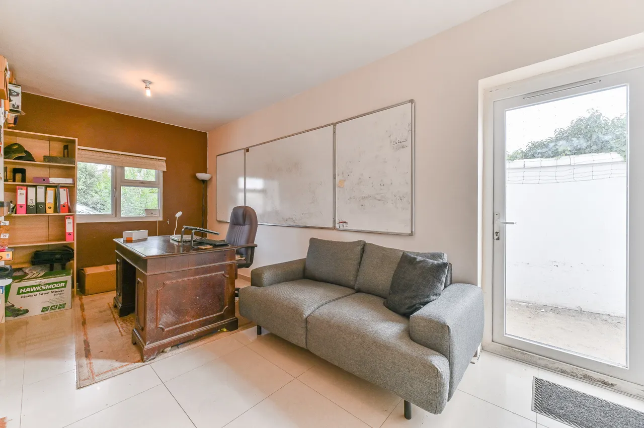56 Hill Crescent, Worcester Park, photo 12