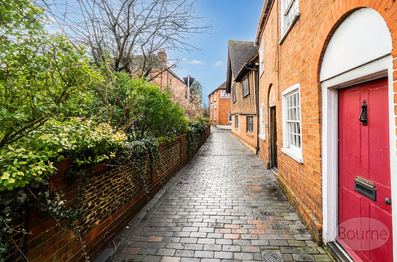 Bridge Square, Farnham, GU9, photo 24
