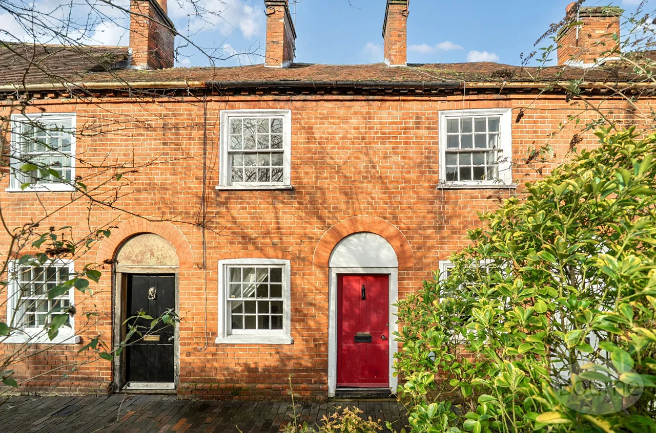 2 bed house for sale, Bridge Square, Farnham, GU9