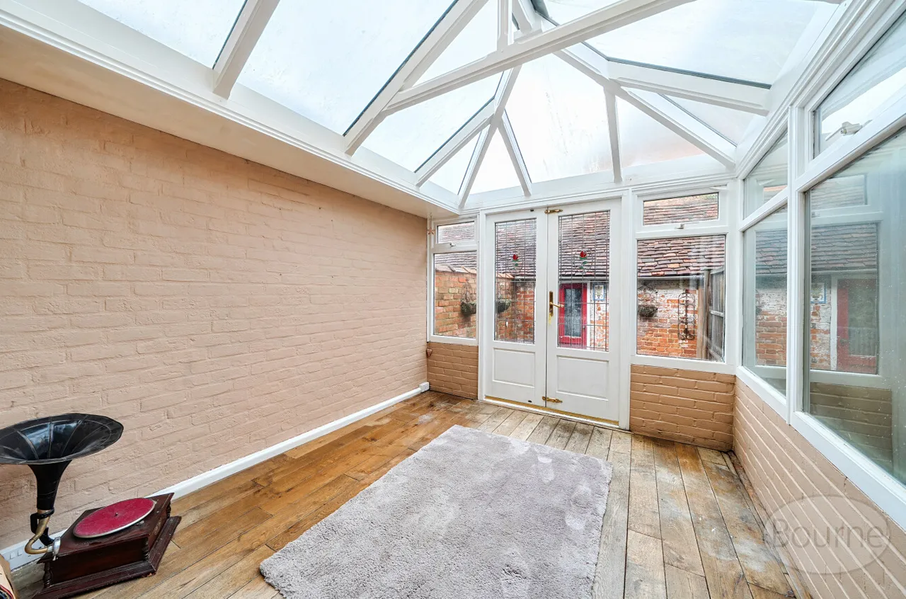 Bridge Square, Farnham, GU9, photo 4